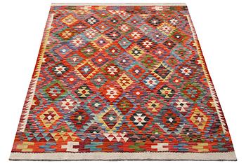 A Kilim rug, c. 195 x 148 cm.