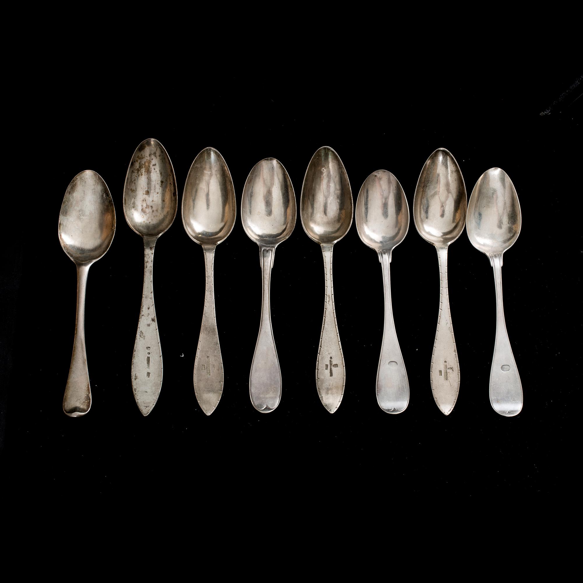 SKEDAR, 8 st. Silver. Bl.a. Magnus Lönberg, Borås. Delvis 1800-tal. Vikt totalt ca 380 gram.