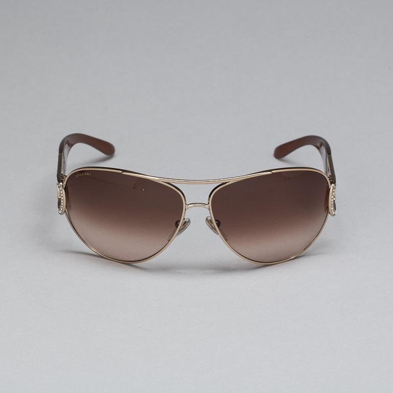 SOLGLASÖGON, Bvlgari.
