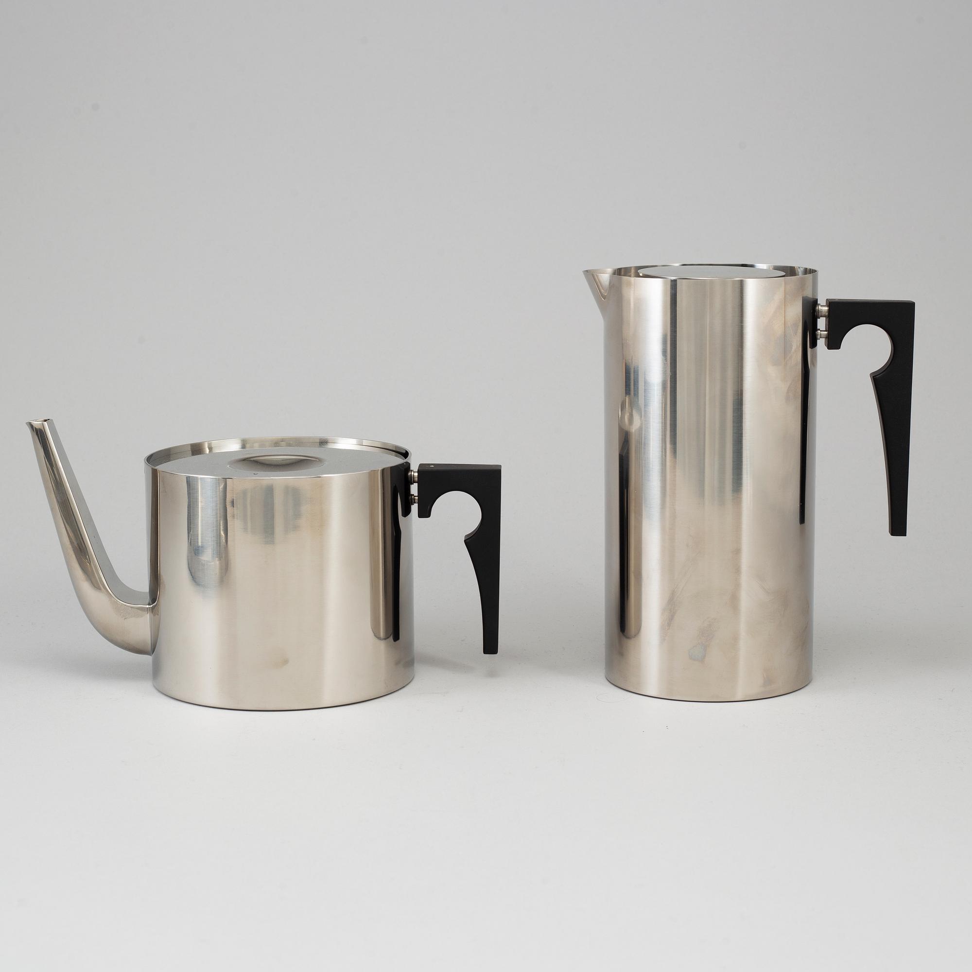 ARNE JACOBSEN, five stainless steel items, 'Cylinda', Stelton, Denmark.