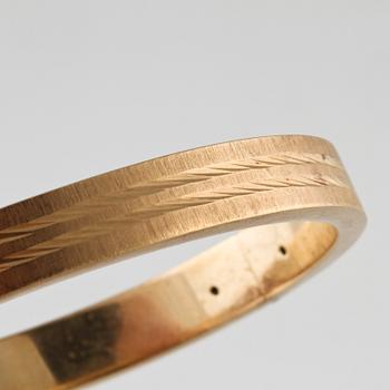 ARMRING, 14K guld, utländska stämplar. Vikt 26,2 gram.