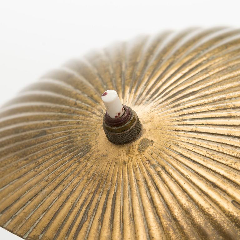 Paavo Tynell, a 1940s '5321' 'The Shell' table lamp for Taito.