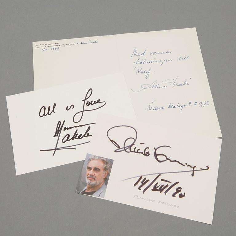 AUTOGRAFER SÅNGARE SAMT BOK, 3 st, främst Birgit Nilsson.