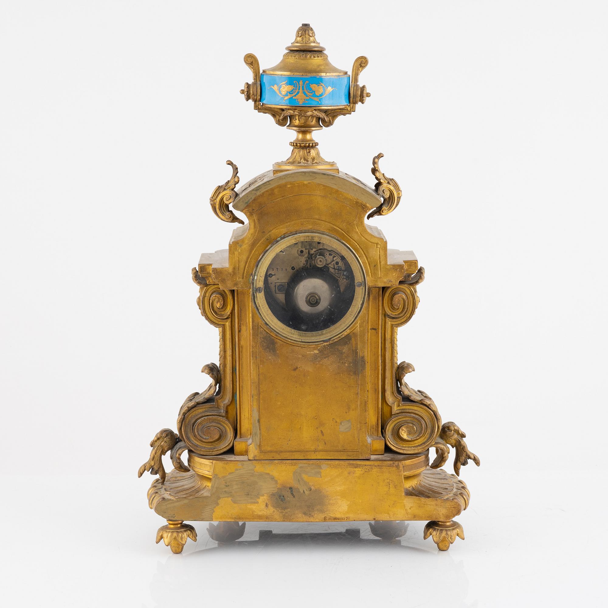 Bordsgarnityr, 5 delar, Louis XVI-stil, Frankrike, 1800-talets andra hälft.