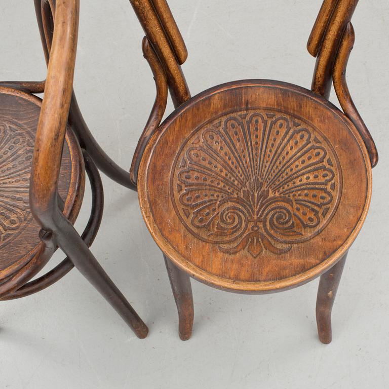 STOLAR, ett par. Thonet, omkring 1900.