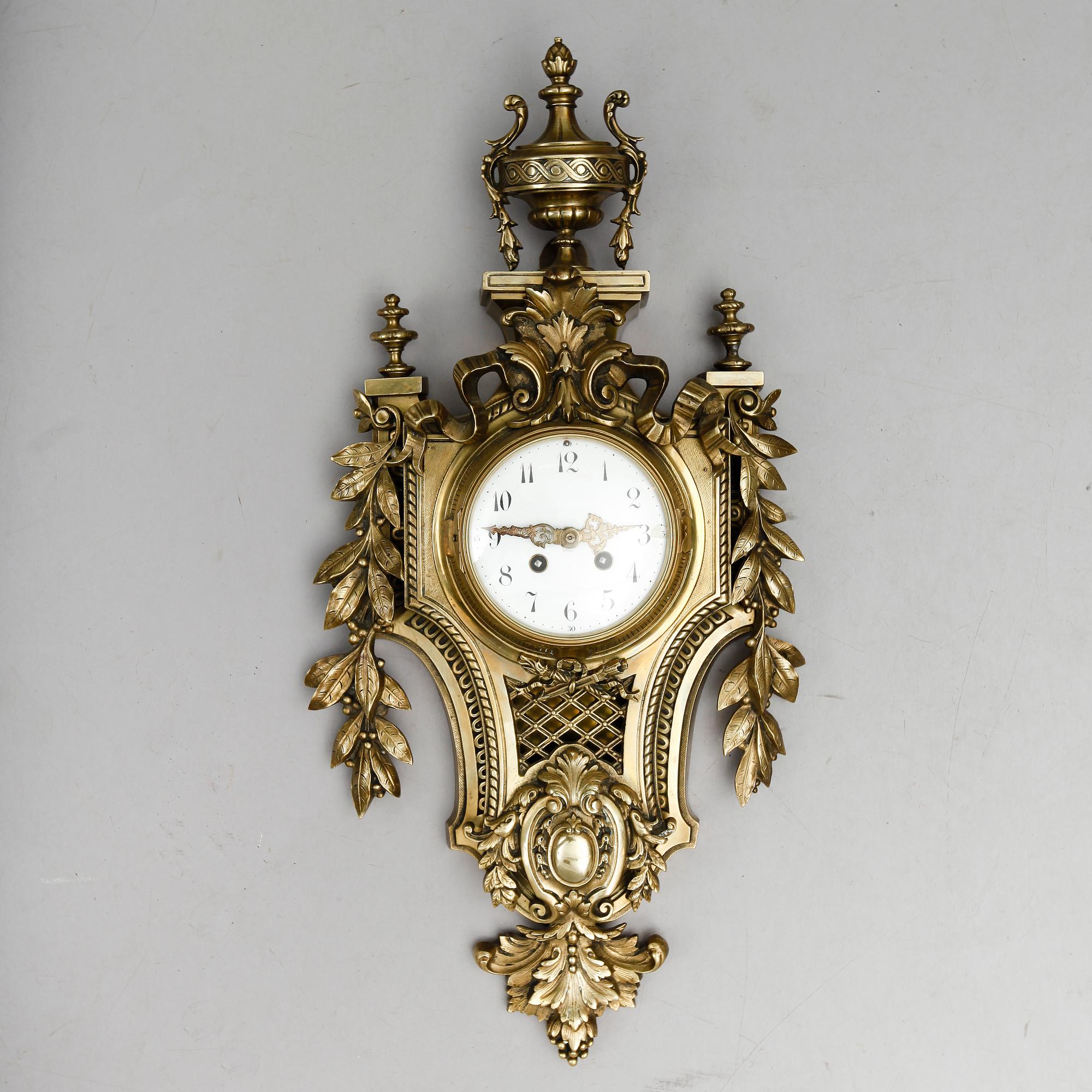 VÄGGUR, brons, Louis XVI-stil, 1900-talets första hälft.