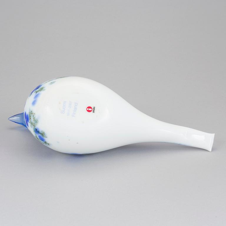 OIVA TOIKKA, skulptur, glas, "Kyyhky", Nuutajärvi Notsjö, Iittala, signerad, numrerad 58/1917 och daterad 2007.
