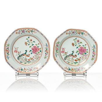 Sopptallrikar, 12 stycken, porslin. Qingdynastin, Qianlong (1736-95).