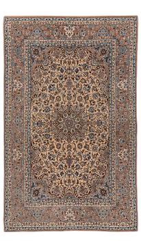 409. Matta, Old Isfahan, centrala Persien, ca 244 x 153 cm.