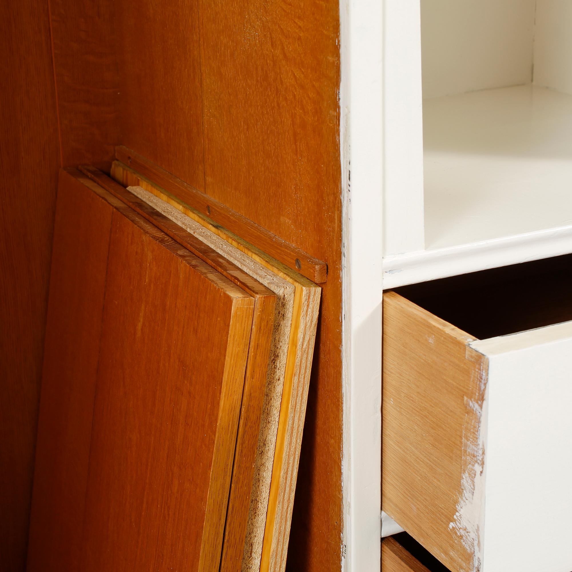 KLÄDSKÅP, jugend, 1900-talets början.