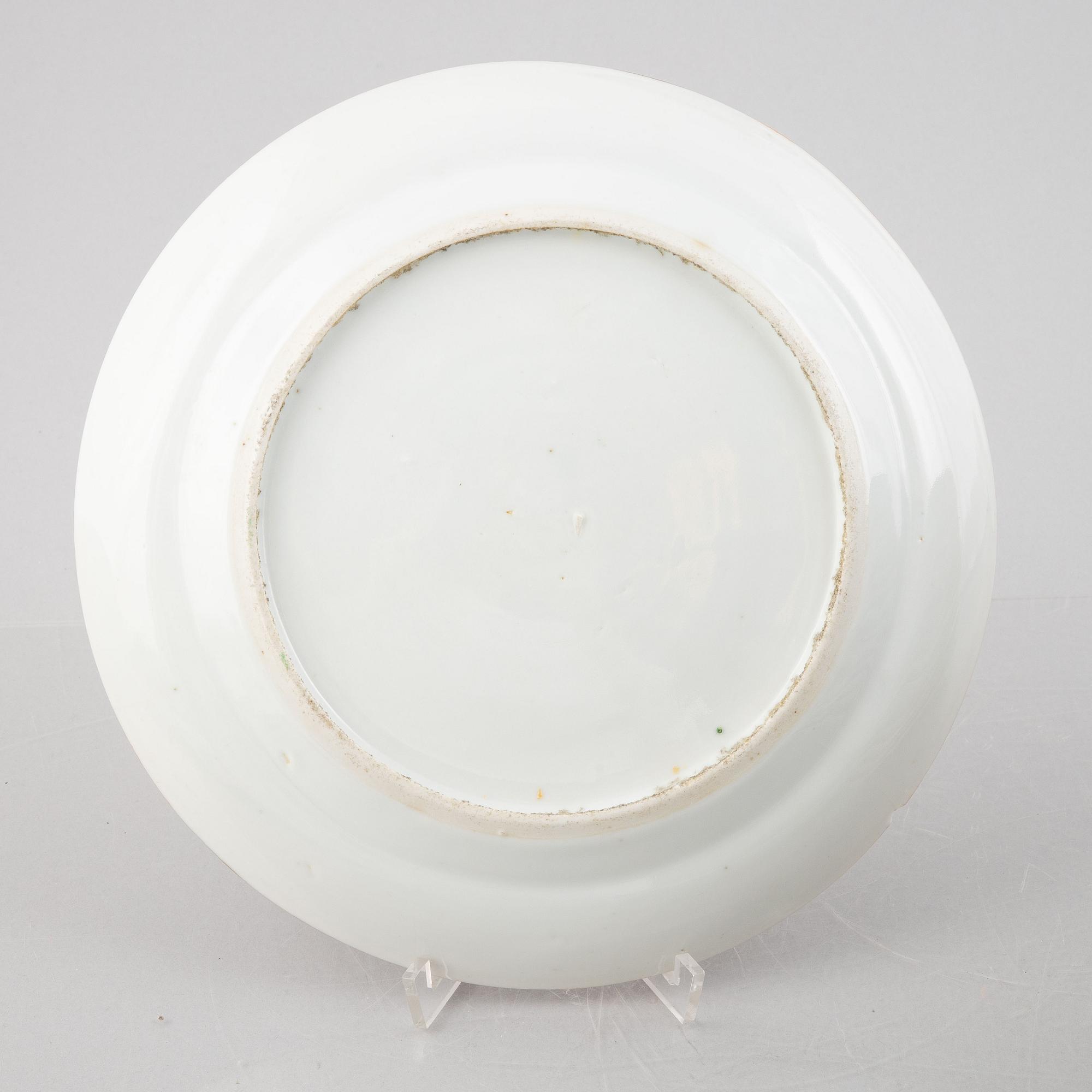 A set of 17 Chinese Canton porcelain plates, 19th century.