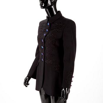 KAVAJ, Moschino.