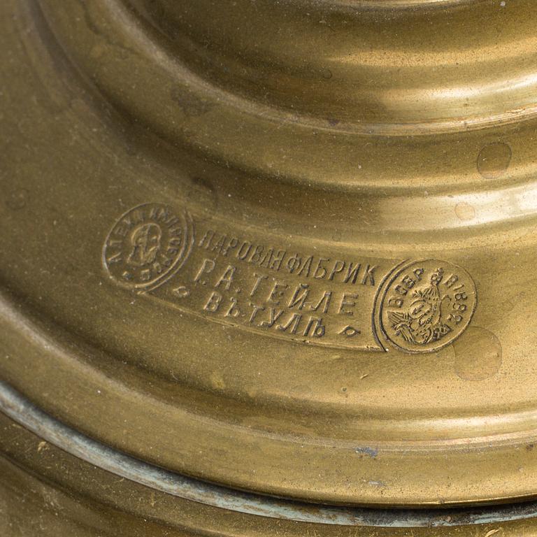 A russian brass samovar, late 19th century.