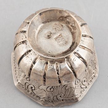 A Russian silver vodka cup, Moscow 1777.
