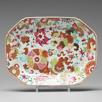 A famille rose tobacco leaf dish, Qing dynasty, Qianlong (1736-95).