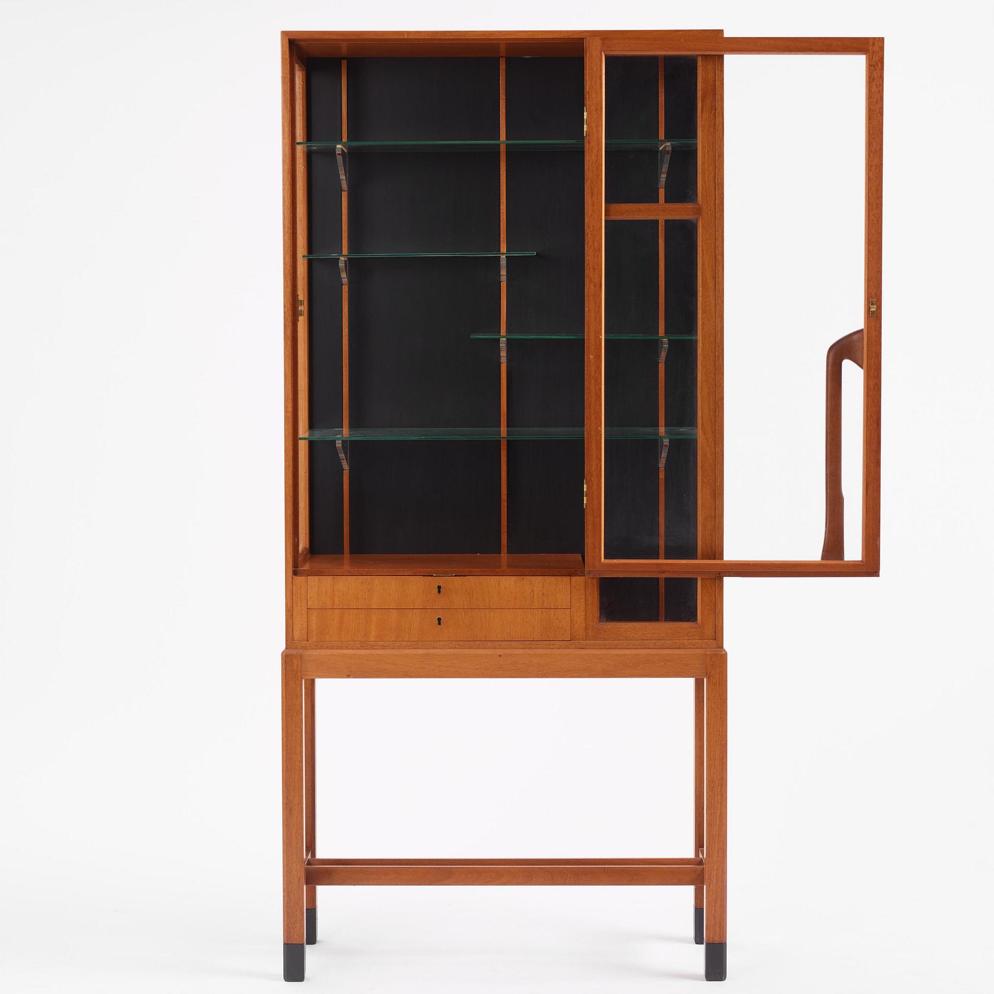 Åke Fribyter, a mahogay display cabinet, Åfors Möbelfabrik, Blomstermåla, ca 1955.