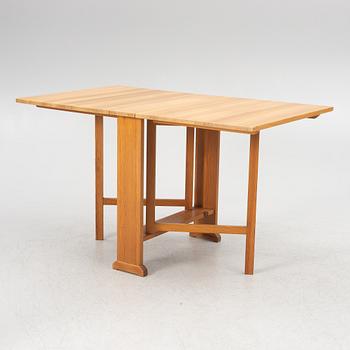 Carl Malmsten, drop-leaf table, "The Armorer", second half of the 20th century.