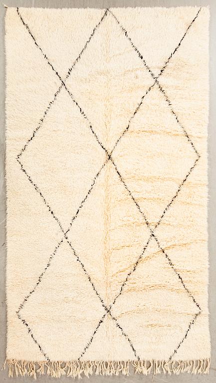rug, Morocco 320 x 192 cm.