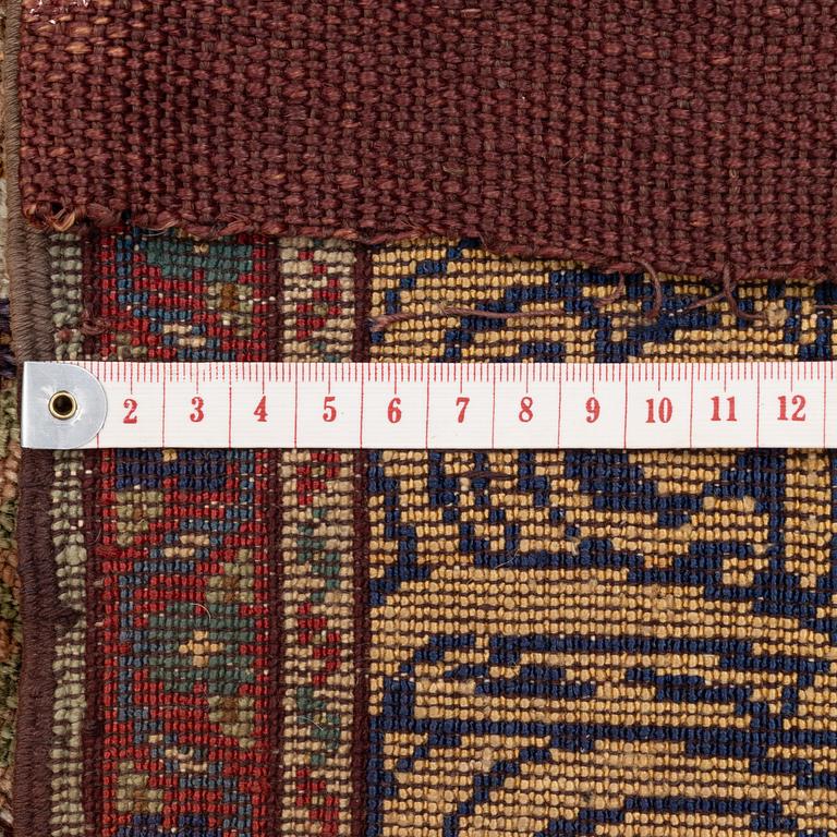 A silk Kayseri, c. 176 x 117 cm.