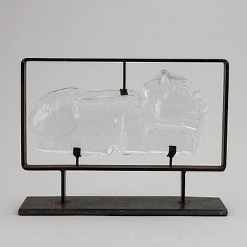 Erik Höglund, a cast glass sculpture mounted in cast iron.