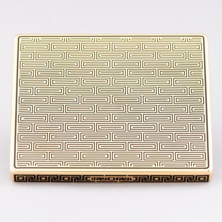 A GOLD CASE, 18K gold, black enamel. France.
