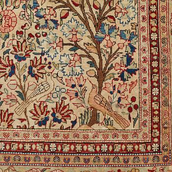 A CARPET, a semi-antique Kashan Dabir, ca 294 x 206 cm.