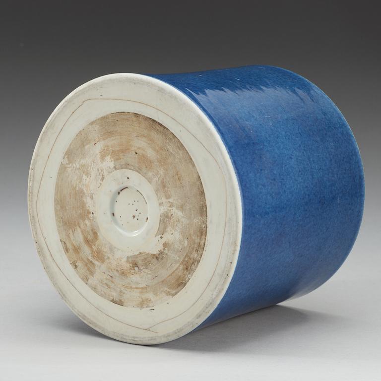 A powder blue brush pot, Qing dynasty, 19th Century.