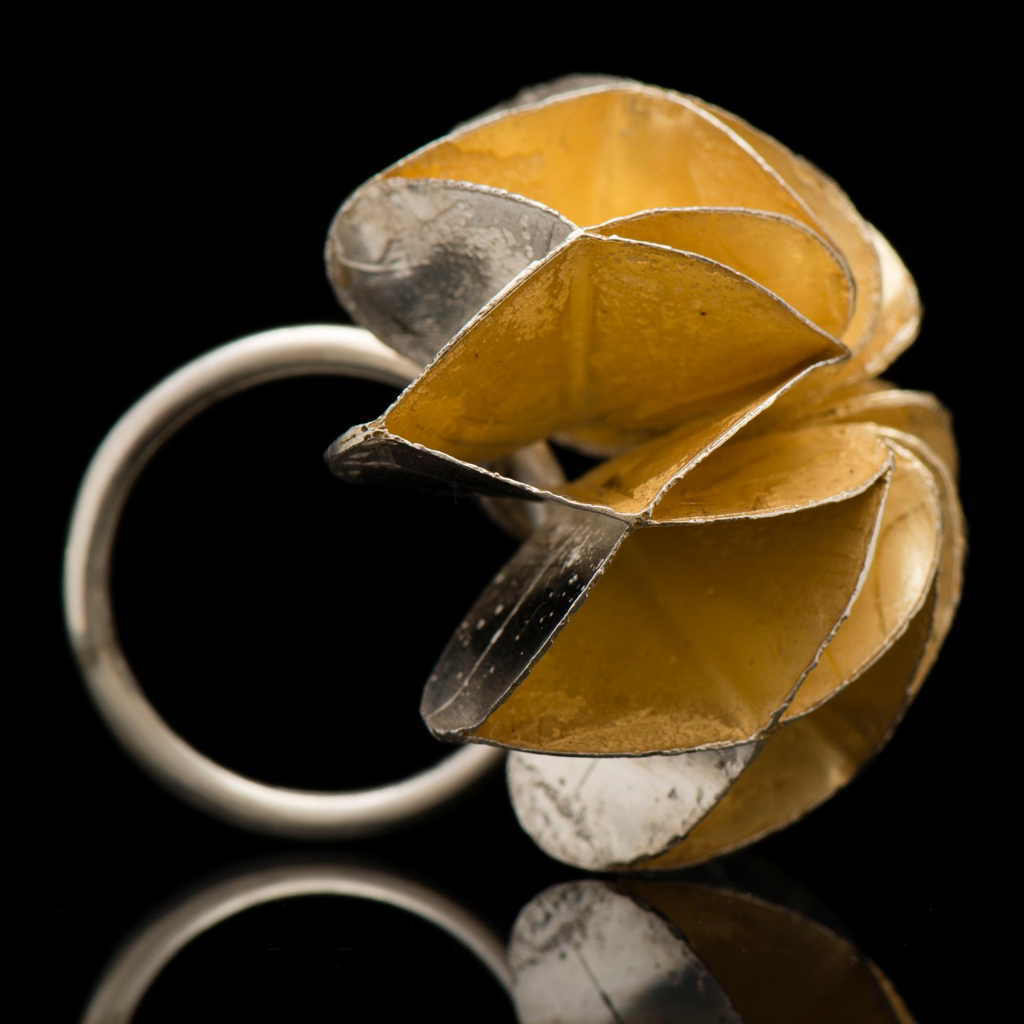 INNI PÄRNÄNEN, RING, "Polymorphous", goldplated silver, 2003.