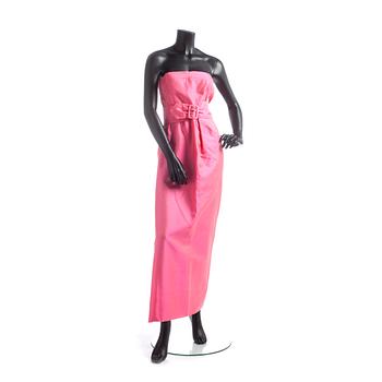 NINA RICCI, a pink silk evening dress with jacket and belt from the 1960s.