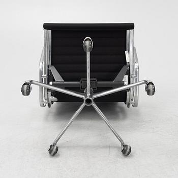 Charles & Ray Eames, skrivbordsstol, "EA 335", Herman Miller 1997.