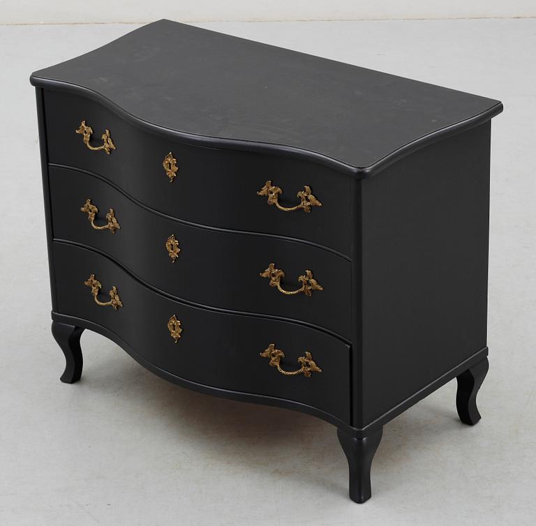 BYRÅ. Rokokostil, sent 1900-tal.