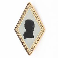 Brooch 18K gold with silhouette portrait, late Gustavian.