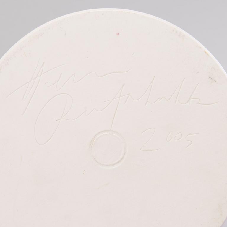 HEINI RIITAHUHTA,  a 'Pink cranberry' porcelain vase signed Heini Riitahuhta 2005.