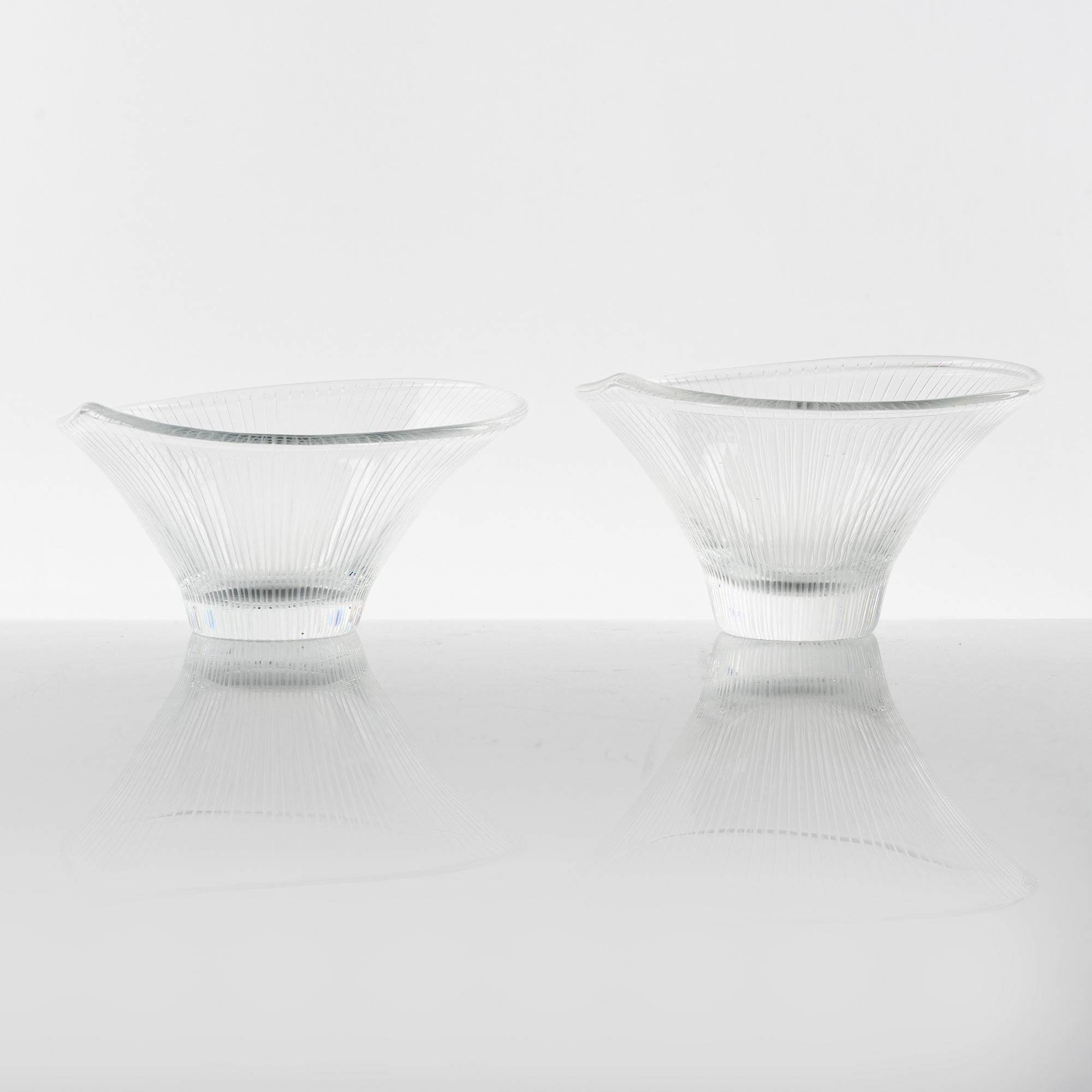 Tapio Wirkkala, vaser, ett par, "Kantarelli", Iittala, Finland.