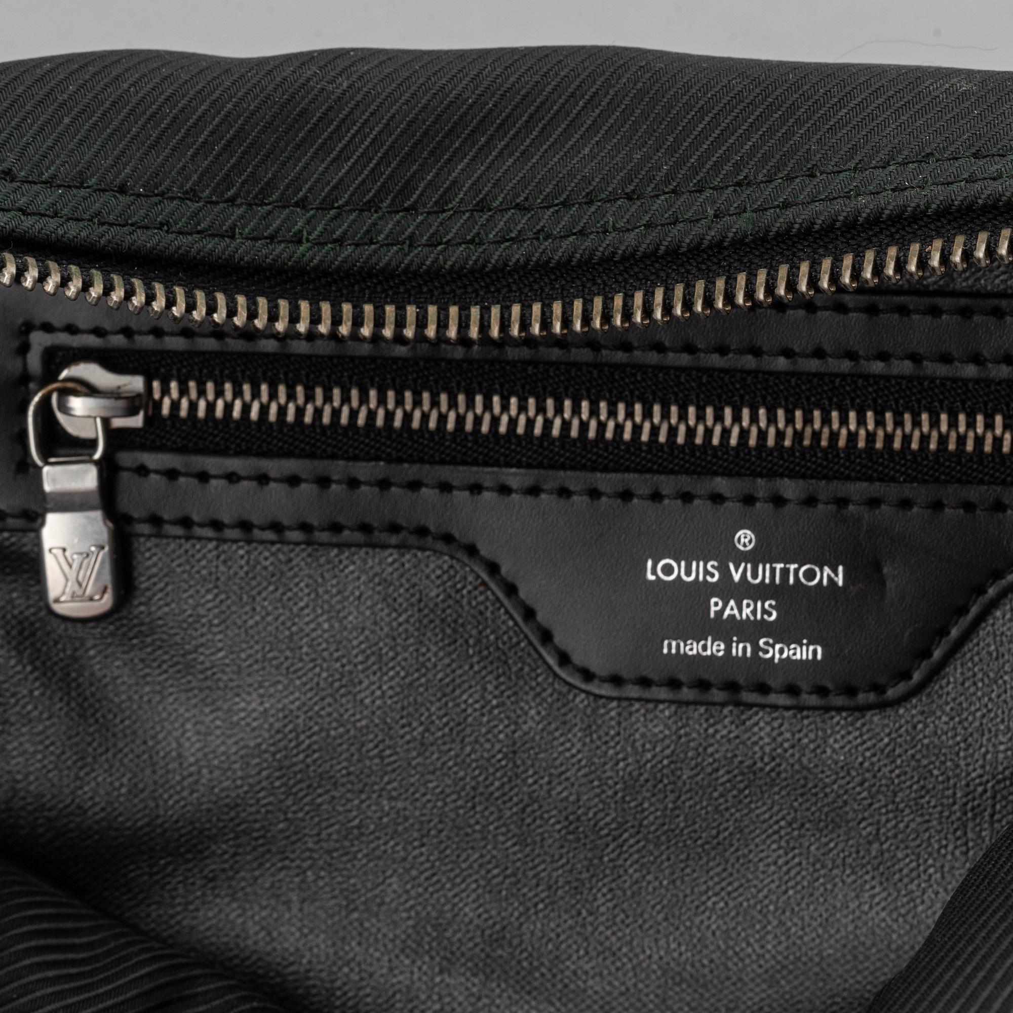 LOUIS VUITTON, 'Parana Toiletry Bag 26'.
