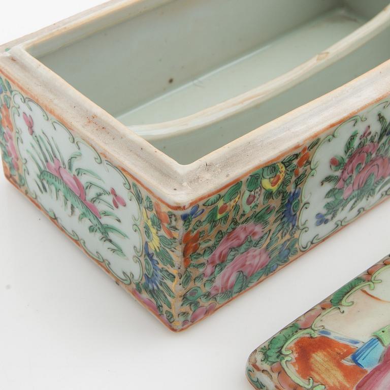 Vase and cover jar, Canton, China 20th century.