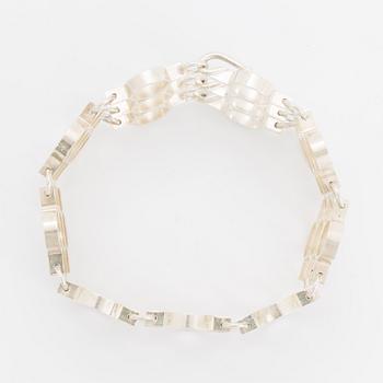 A Jorma Laine bracelet in silver.