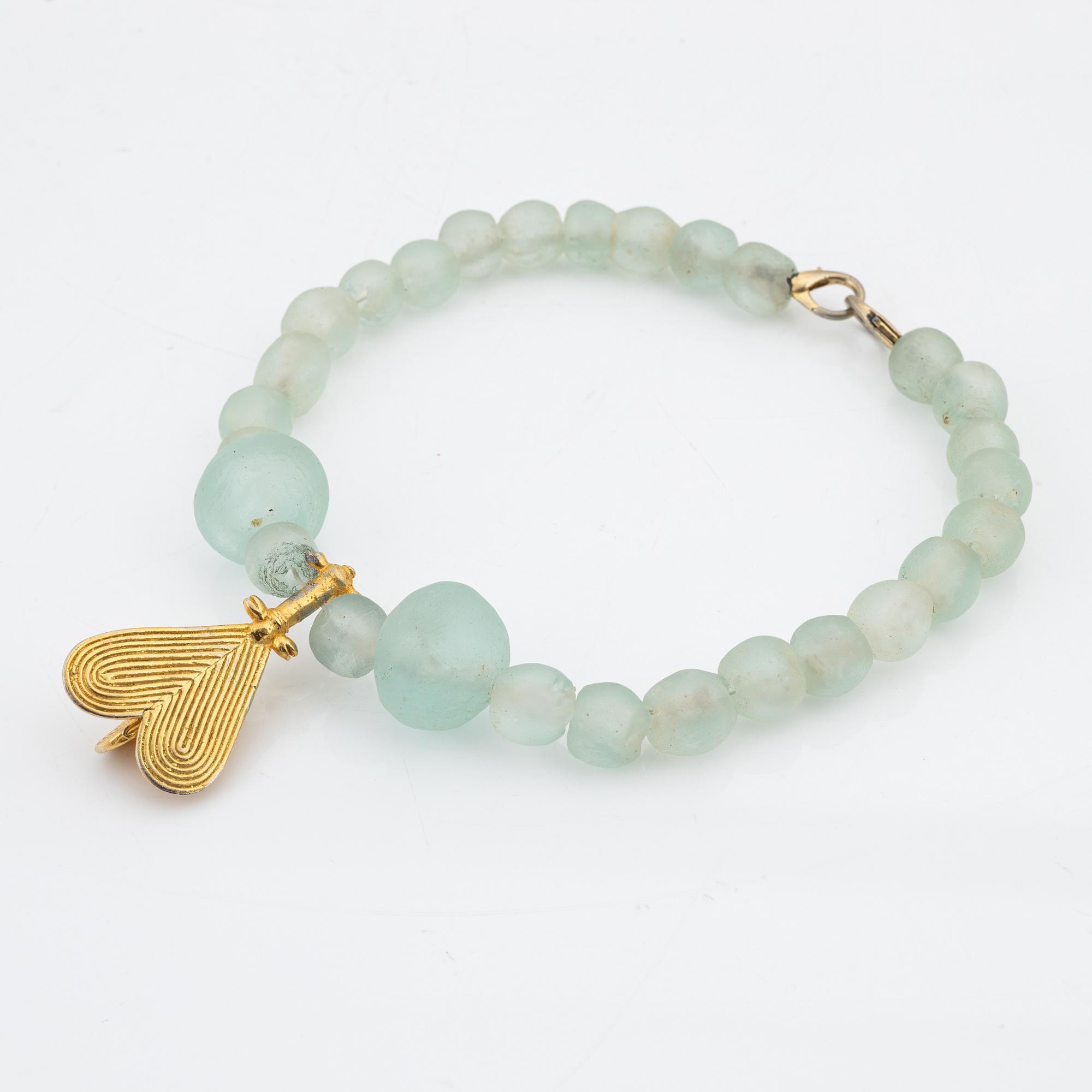 Halsband, inköpt på Firma Svenskt Tenn.