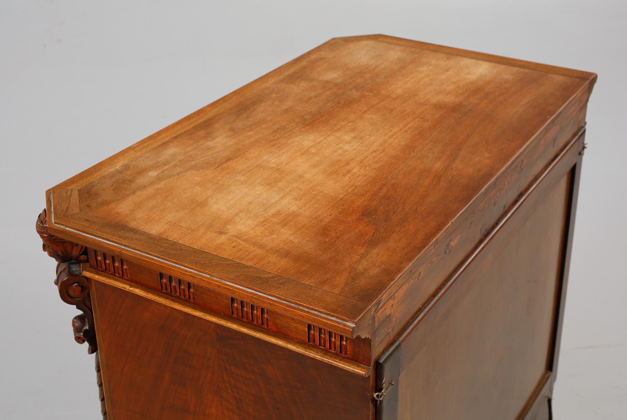 BARSKÅP, barockstil, 1900-talets andra hälft.