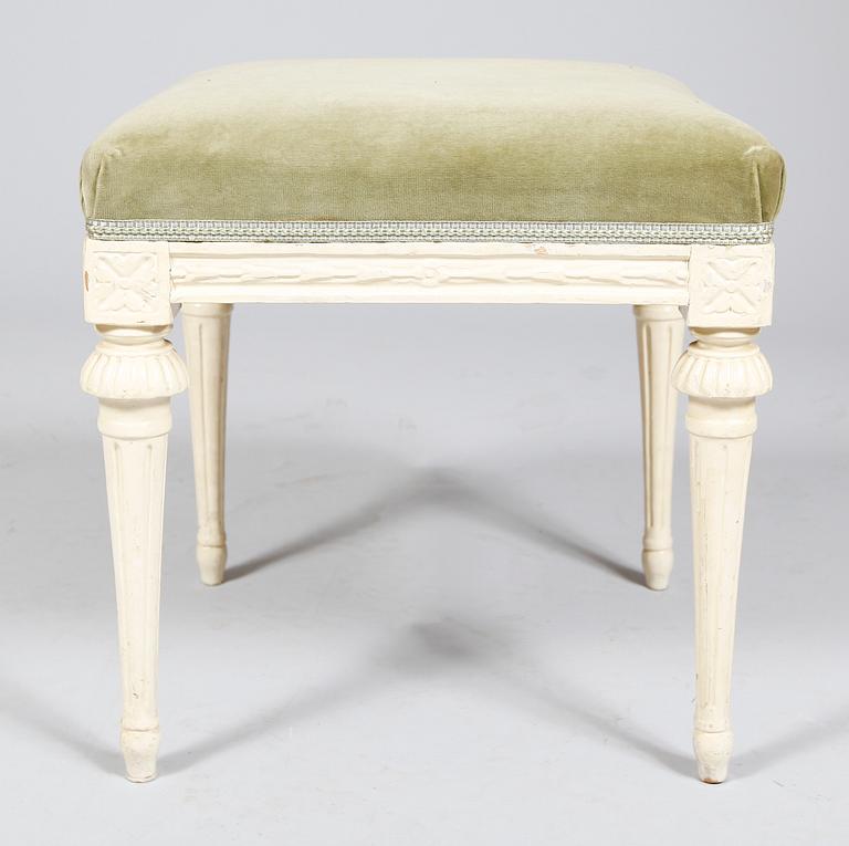 TABURETT, gustavianskt stockholmsarbete, av Lars Söderholm (mästare i Stockholm 1785-94).