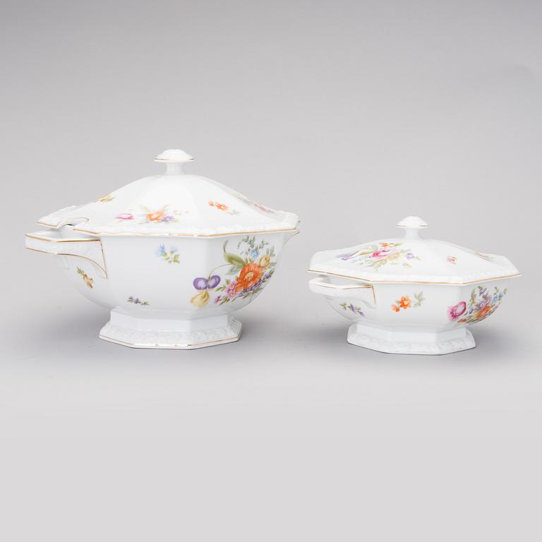 RUOKA-ASTIASTO, 71 osaa, posliinia, "Maria" Selb-Bavaria, Rosenthal.
