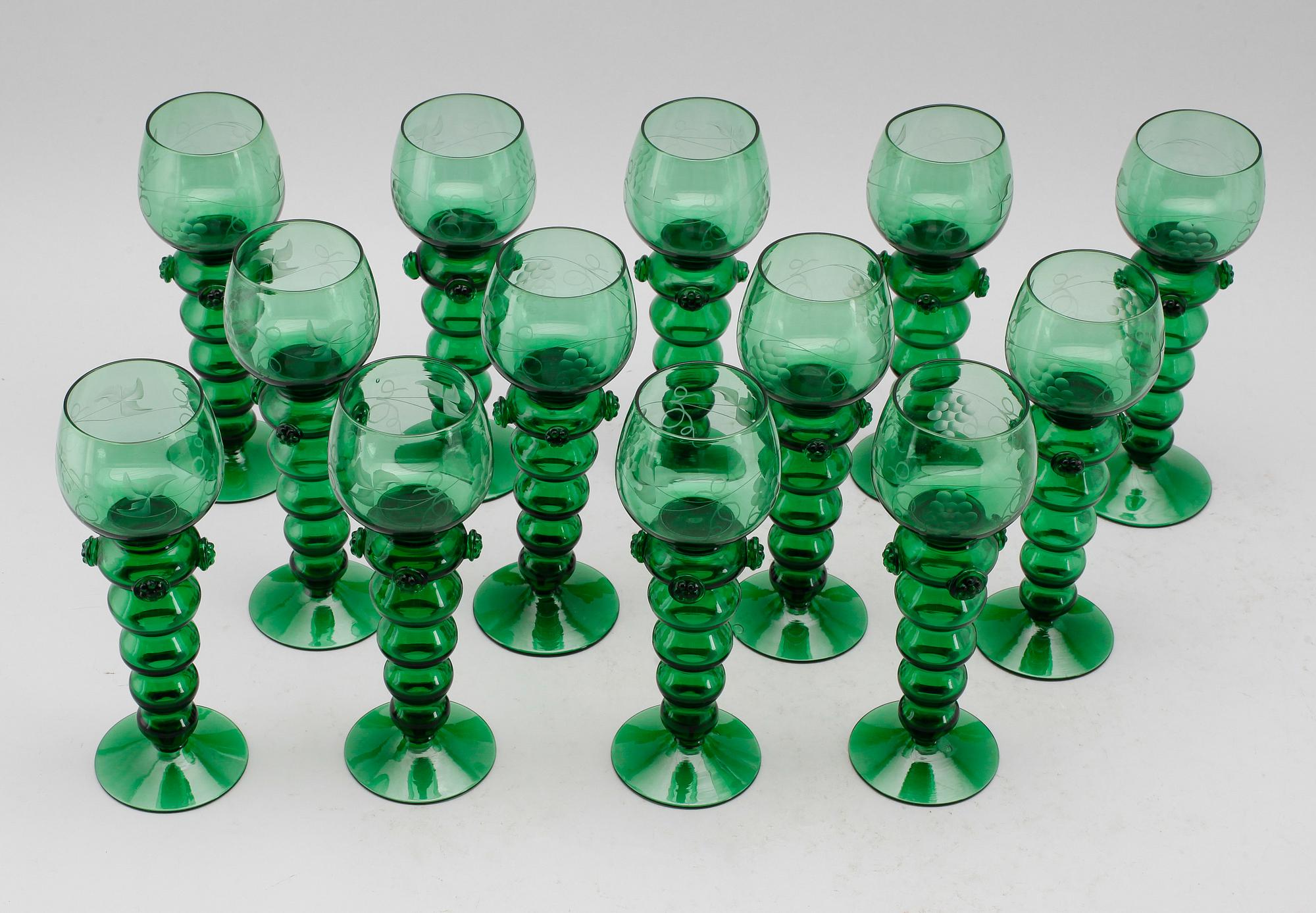 REMMARE, 13 st, glas, 1900-talets andra hälft.