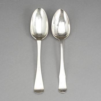 MATSKEDAR, 2 st snarlika, Lucas van der Hagen, Stockholm 1742 och 1743. 92 gram.