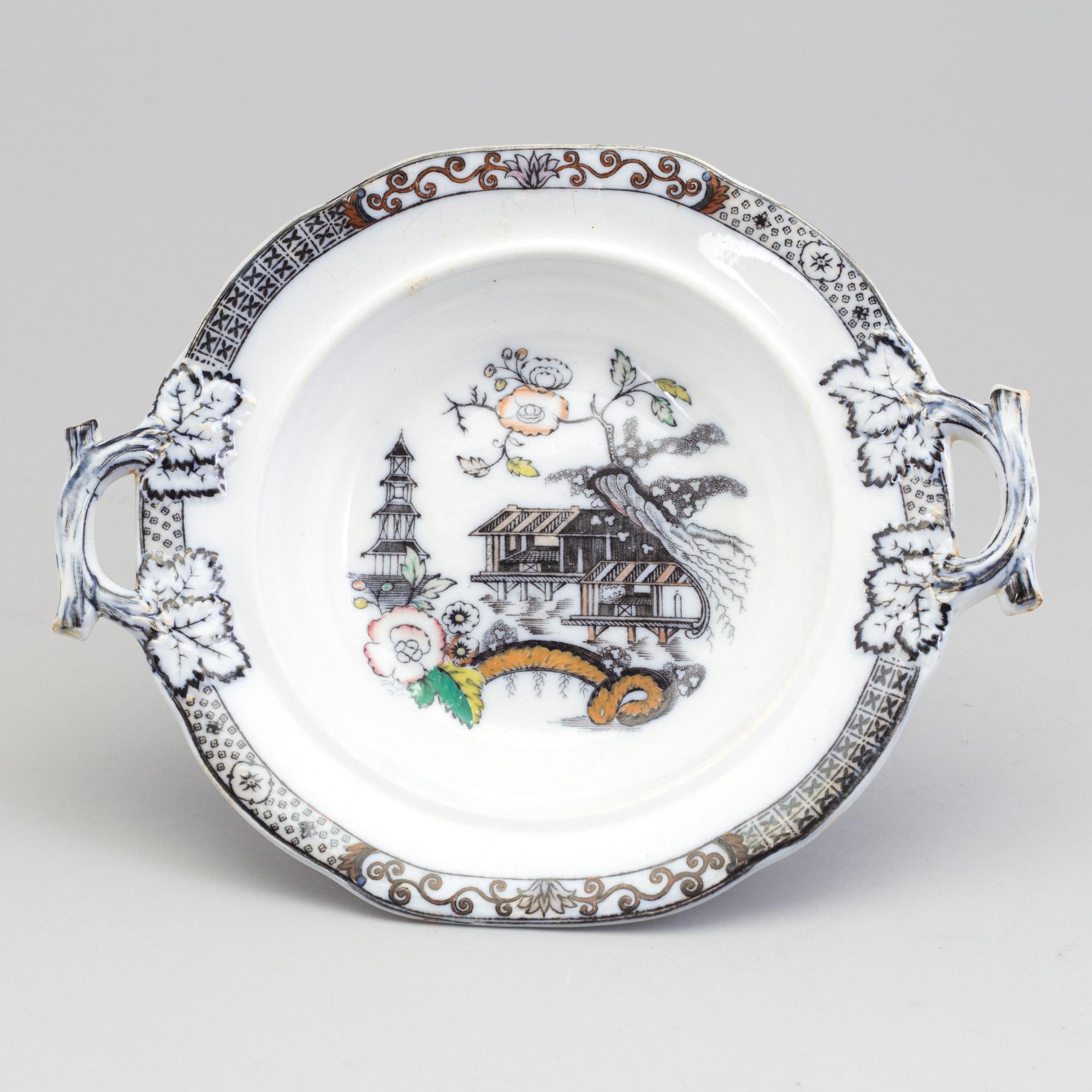 A Rörstrand 'Japan' dinner service, early 20th century (56 pieces).