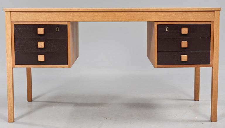 SKRIVBORD, Domino möbler, Danmark, 1900-talets andra hälft.