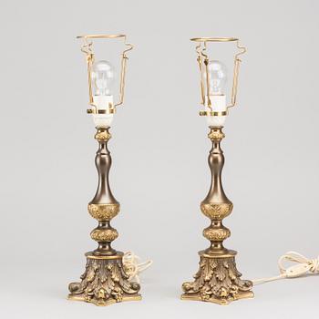 A PAIR OF BARQUE STYLE TABLE LAMPS, SECOND HALF OF 20TH CENTURY.