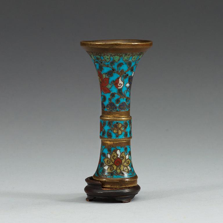 MINIATYRVAS, cloisonné. 1600-tal.