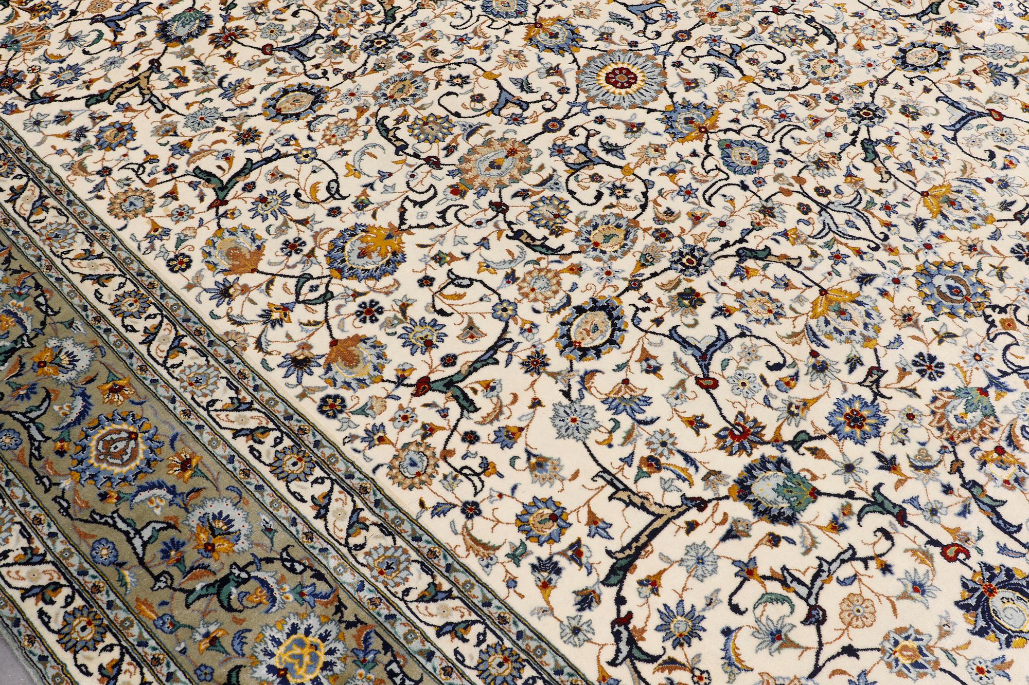 A carpet, Kashan, ca 389 x 295 cm.