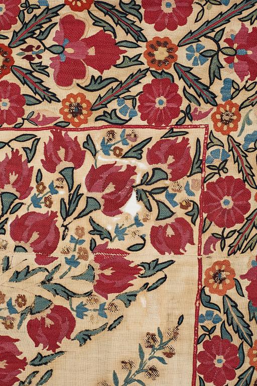 AN ANTIQUE NURATA SUZANI EMBROIDERY, ca 204 x 167,5 cm.