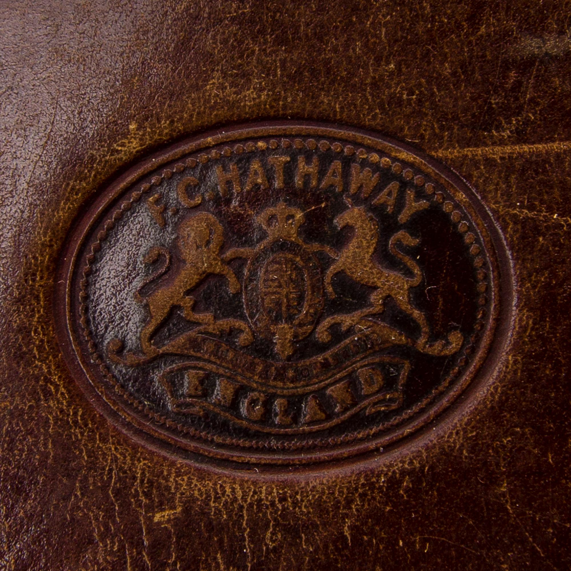5 SAVUKE- JA SIKARIKOTELOA, KAKSI TUPAKKAESITETTÄ, 1900-luvun alku ja puoliväli.